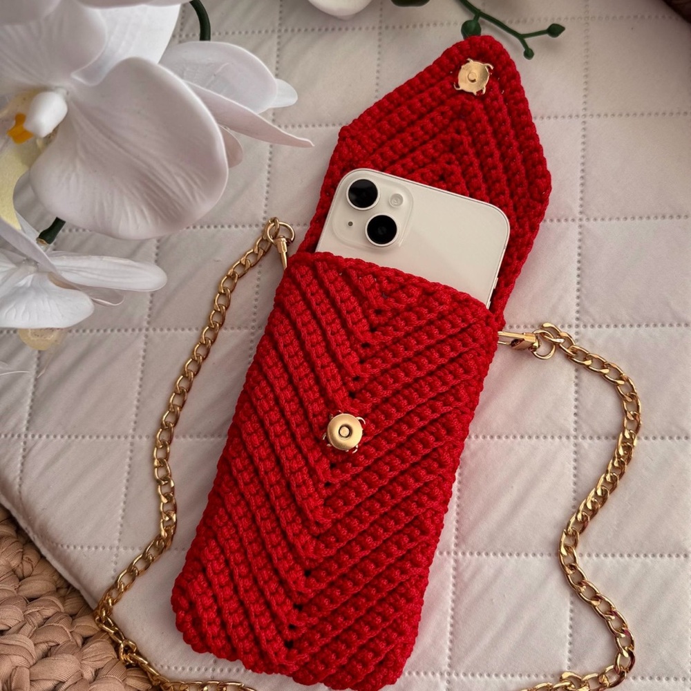 Mini Crochet Crossbody Phone Bag | Lightweight & Stylish